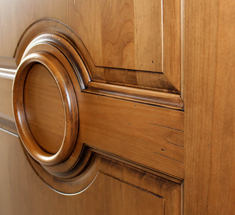 Circle Lock with Applied Moulding